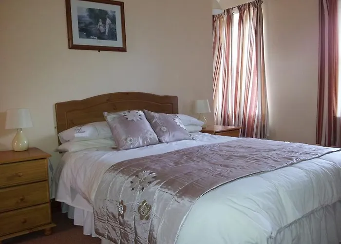 מלון Ashfield 5*